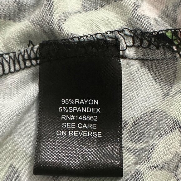 Torrid Womens Black Floral V-Neck Tunic Tee SZ 3X Short Sleeve Dark Fairy HTF - Picture 5 of 9